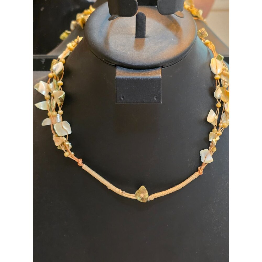 Handcrafted‎ Multi-Strand Shell Bead Necklace 18" - Picture 4 of 7